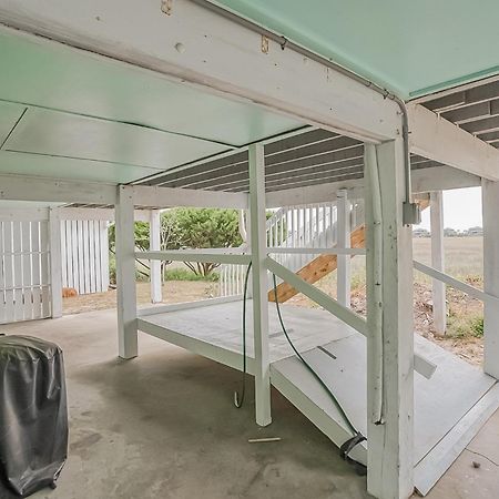 Four-Bedroom House With Great View! Pool Across The Street! Hunting Island Pass! Harbor Island エクステリア 写真