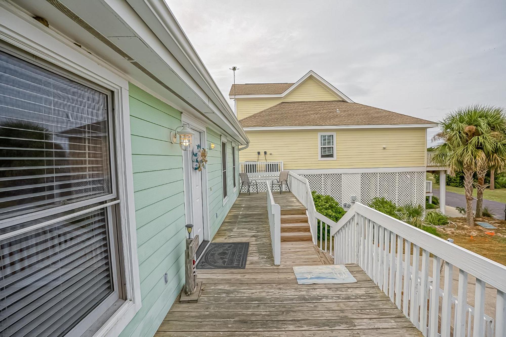 Four-Bedroom House With Great View! Pool Across The Street! Hunting Island Pass! Harbor Island エクステリア 写真